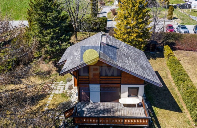 Chalet Oujama Nice family chalet, panoramic view, situated near the cable cars and about 10 min by f
