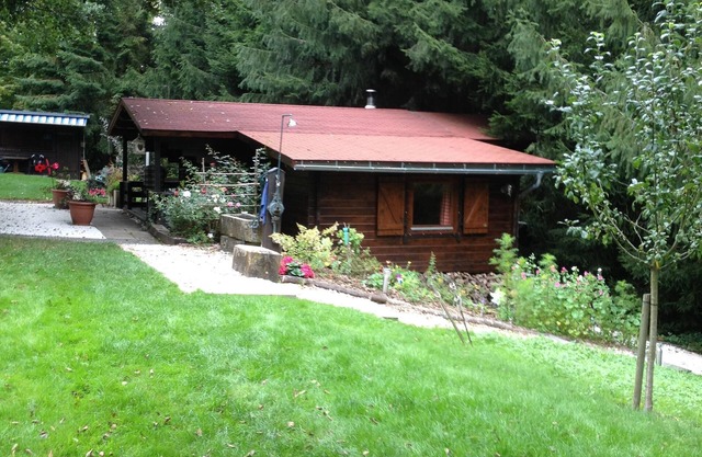 CHALET quiet forest, meadow and fishing pond - south of the Haut-Rhin -
