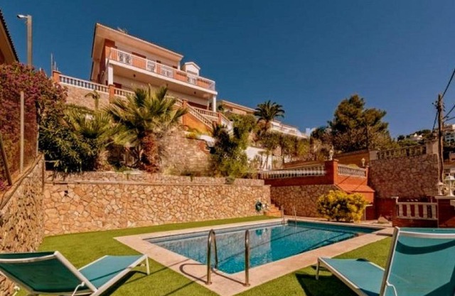Chalet Santa Susana
