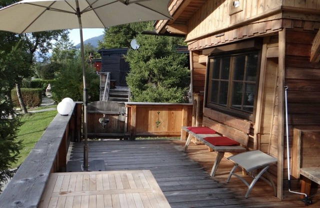 Chalet/ski lodge in the TOP ski area directly at the 5 * campsite Aufenfeld