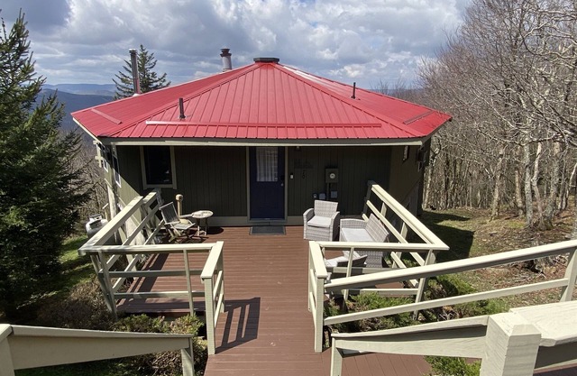 Chalet @ Snowshoe Kings,Hot Tub,Western Views!