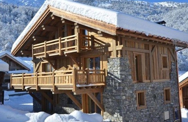 Chalet typique savoyard avec terrasse exposé plein sud