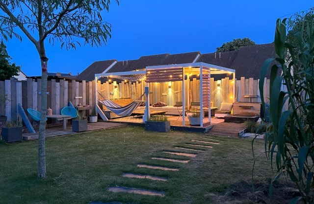 Chambre double dans villa avec piscine salle de bains privée