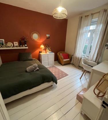 Chambre privée dans maison bourgeoise