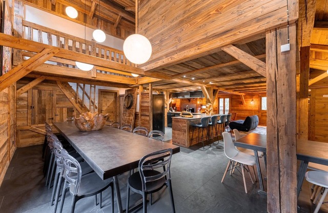 Champ'Alp farm, 32 people. Top-of-the-range chalet with sauna and Nordic baths.