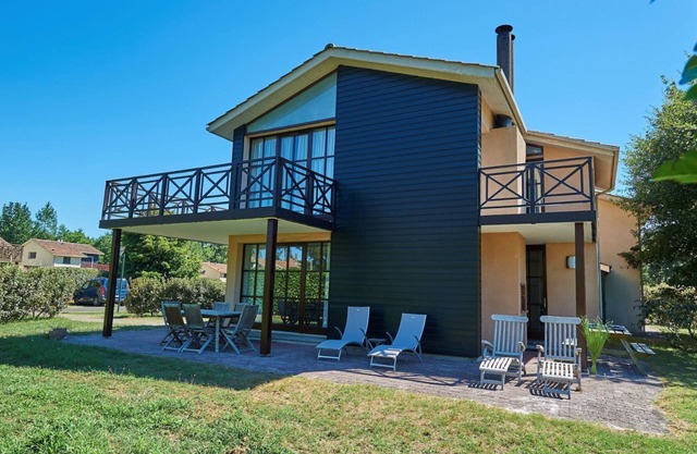 Champagne 6p - Three Bedroom Chalet, Sleeps 6
