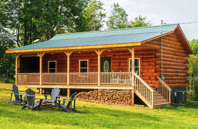 Chantilly Ridge - Hot Tub & Wi-Fi, Near Blue Ridge Parkway