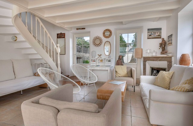 Character house at 100 meters from the beach