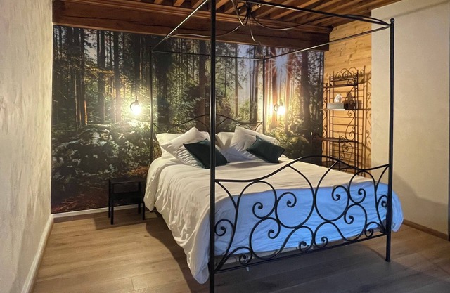 Character house close to nature for a stay with family or friends