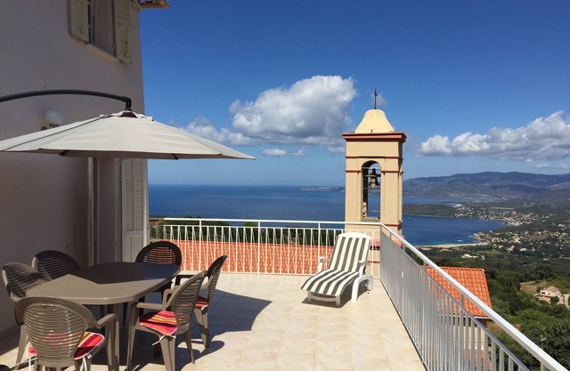 CHARACTER HOUSE WITH PANORAMIC TERRACE ON THE FLOOR AND MOUNTAIN