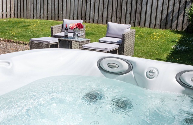 Characterful cottage for 2 with a hot tub and enclosed garden