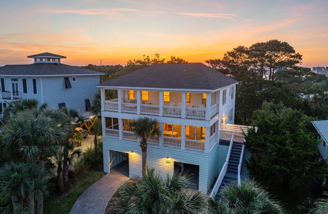 Charleston, SC, Ocean View, New Heated Pool, Hot Tub, 30 Steps to Beach, Putting