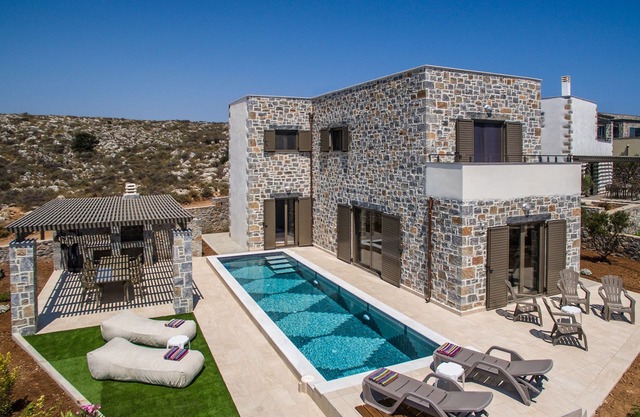 Charlise Luxury Villa by Cretevasion
