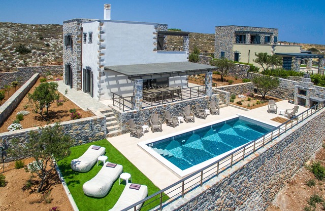 Charlise Luxury Villa by Cretevasion