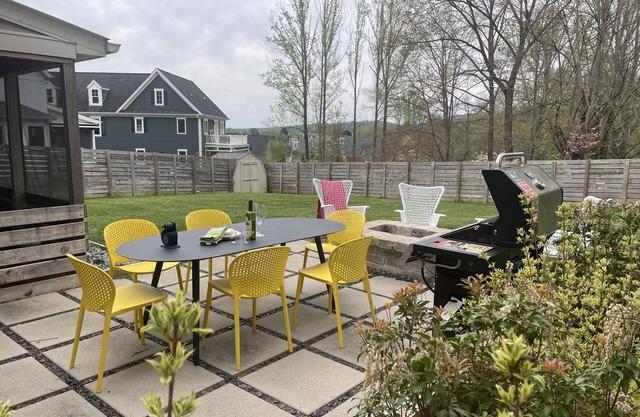 Charlottesville's Charming Retreat: Stunning Vacation Home
