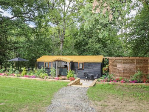 Charltons Hollow Cabin