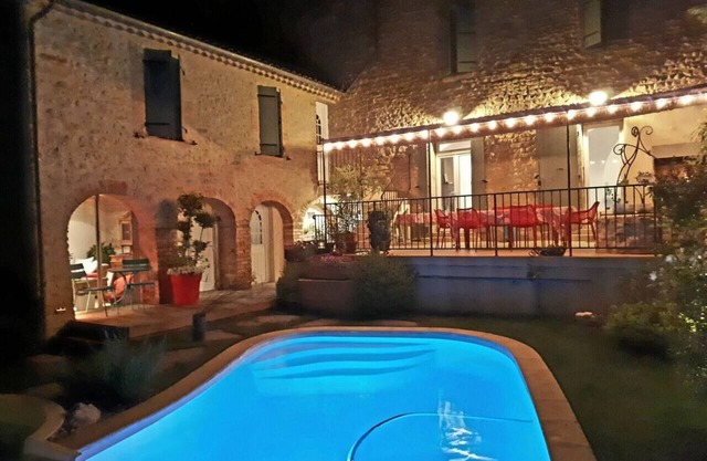 Charming house with swimming pool, jacuzzi and +!