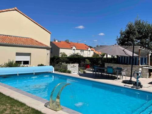 Charmant T3 privé avec vue et accès piscine