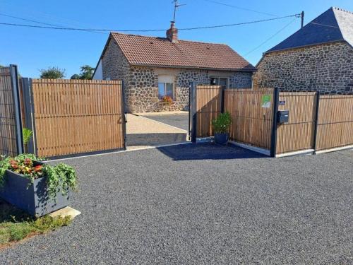 Charmante maison de plain-pied avec jardin dans l'Orne - FR-1-497-190