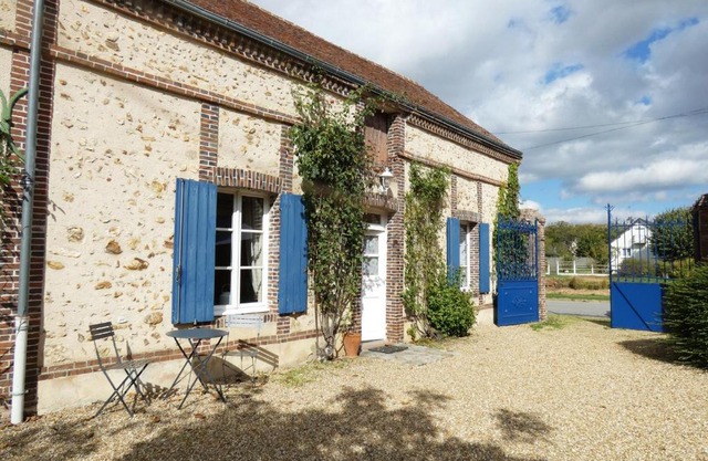 Charmante maison avec piscine chauffée, cour fermée, proche Dreux et Chartres - FR-1-581-6
