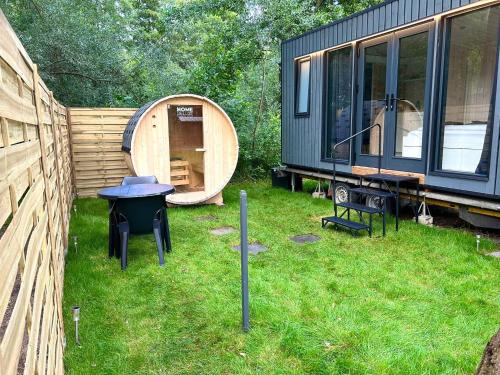 Charmantes Tiny House am See mit Outdoor-Sauna
