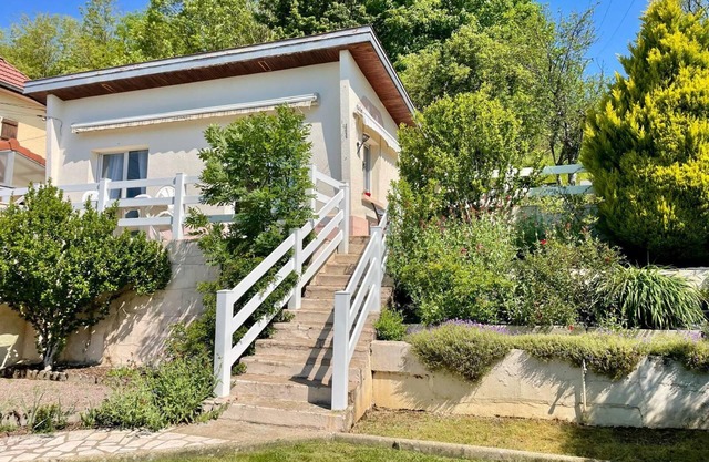 Charmes lakeside house