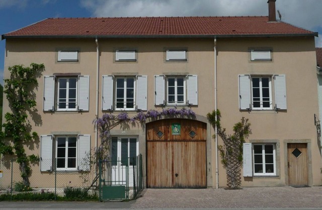 Charming Modern Cottage with Fireplace, Billiards, and Private Terrace in Velotte-et-Tatignécourt