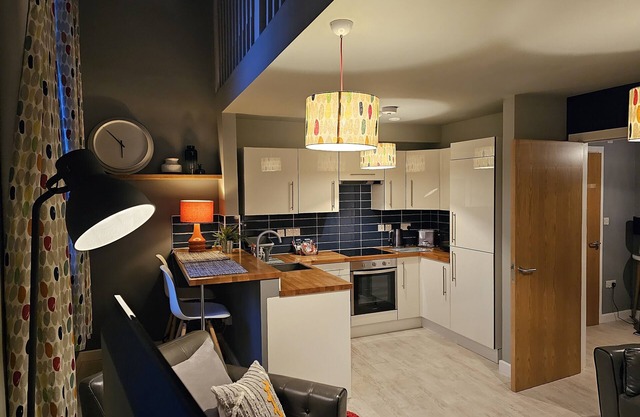 Charming 1-Bed Apartment in Newark