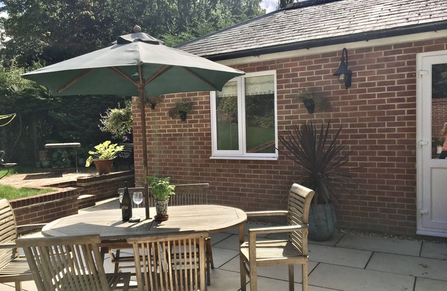 Charming 1-bedroom Apartment Near South Downs