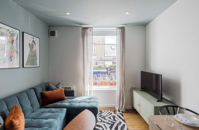 Charming 1-bedroom apartment in beautiful Broadway Market with WiFi