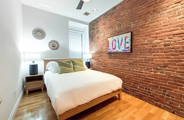 Charming 1-bedroom apartment in superb Boston with WiFi, AC