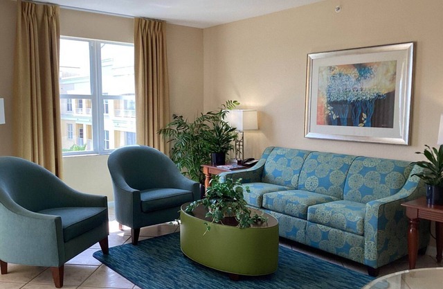 Charming 1-bedroom apartment with WiFi and fitness room in welcoming Weston