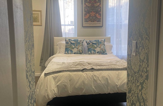Charming 1-bedroom condo in Hoboken with WiFi walk-in closet