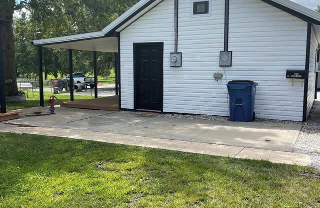 Charming 1-bedroom Guest Home with WiFi, AC in delightful Gallatin