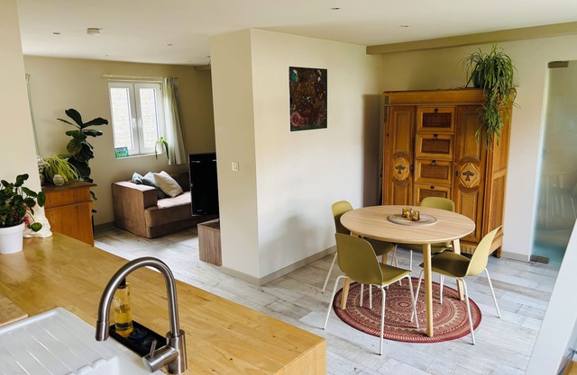 Charming 1-bedroom house for 2 pers in delightful Ostend out of the busy town.