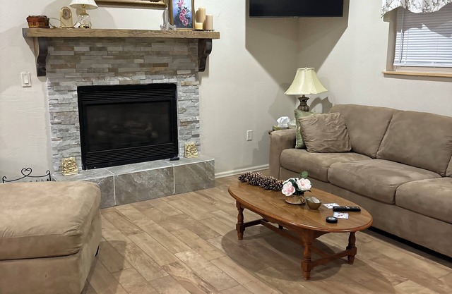 Charming 1-bedroom house near Rio Grand National forest and Wolf Creek ski area.