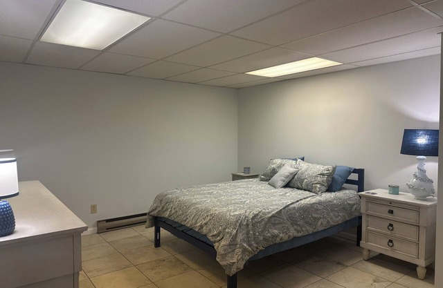 Charming 1-bedroom Studio in wonderful Northwest Hickory!