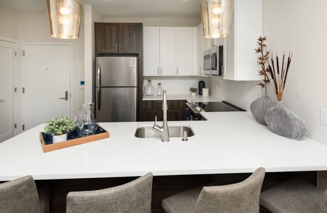 Charming 1-bedroom in Guilderland with AC, WiFi For 55 and up Community