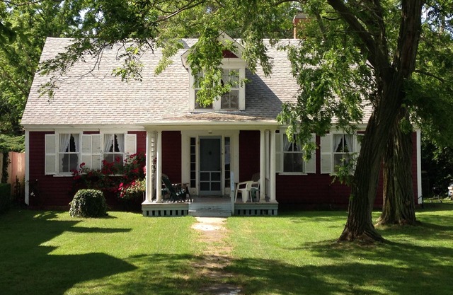 Charming 1800's home with large rooms, steps from beach HUGE yard and parking