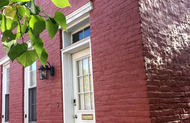 Charming 1907 Home In Historic Downtown Cumberland