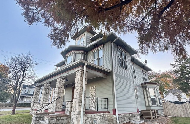 Charming 19th Century Victorian 4 Bedroom in downtown Webb City!