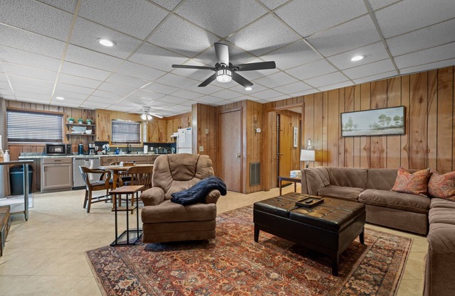 Charming 2-bdr 1 bth lakeview, quiet, private apartment golf retreat in Sanford