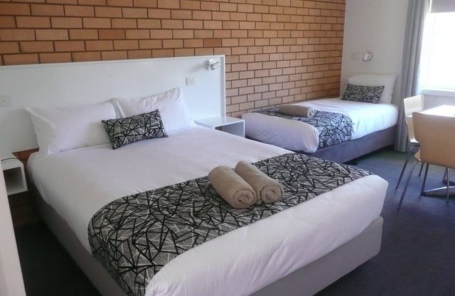 Charming 2 Bed room Suite Motel with Mineral Pool