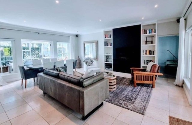 Charming 2-bedroom Golf Cottage on the prestigious Erinvale Golf Estate