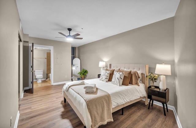 Charming 2-bedroom apartment, City-Life, Free Parking, 24/7 Hour Gym