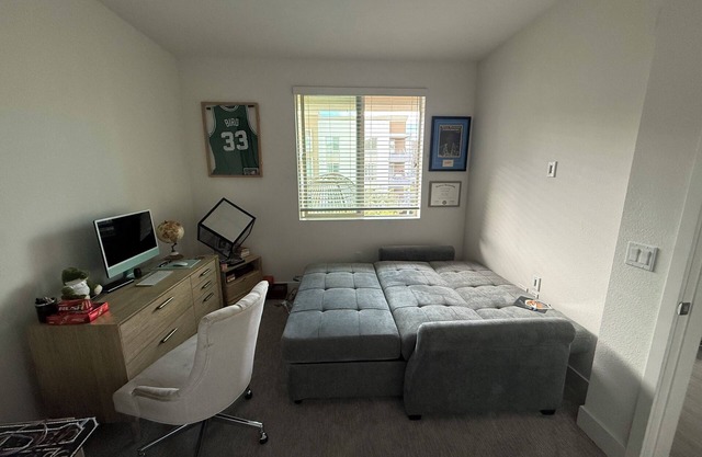 Charming 2-bedroom apartment in fabulous San Diego with fitness room, AC