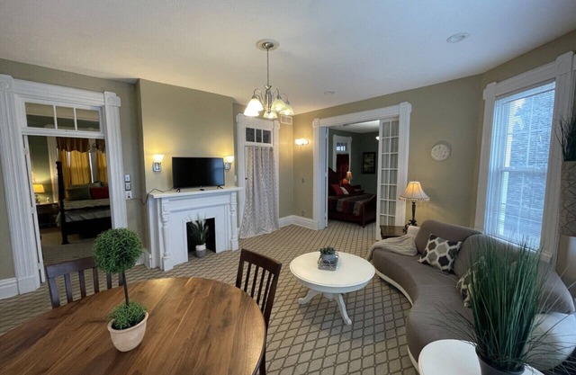 Charming 2-Bedroom Apartment Near Historic Downtown Marietta