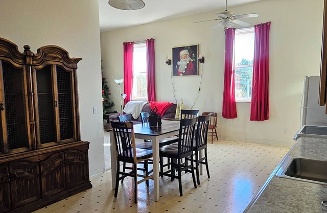 Charming 2-bedroom apartment in delightful Monroe, Oregon.