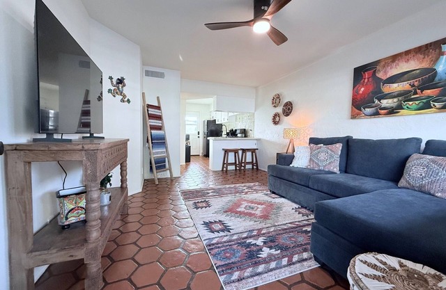 Charming 2 bedroom bungalow in the heart of Old Town Scottsdale