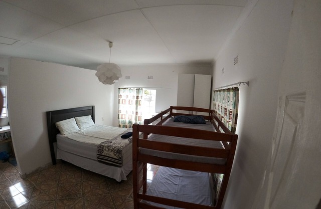 Charming 2-bedroom bungalow in lovely Maun with WiFi
